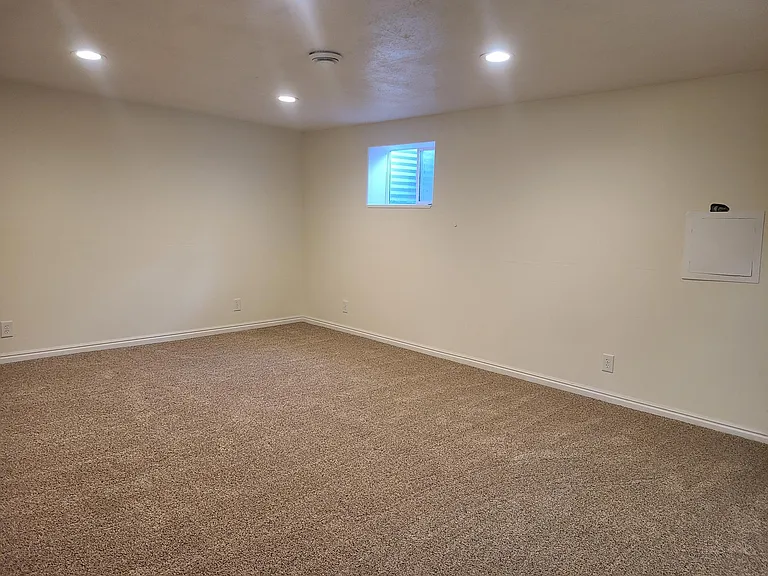 245 N 600 E #B — Photo 5