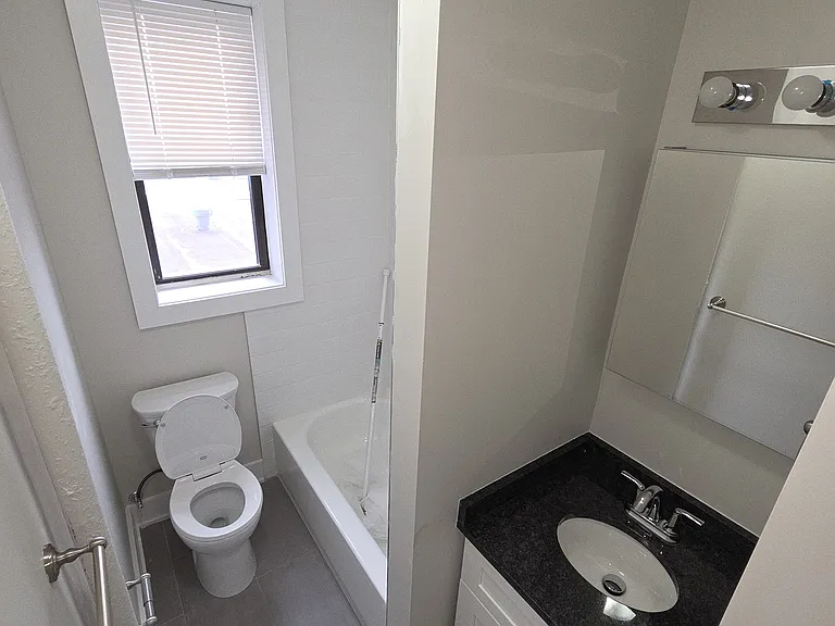 82 Lexington Ave #3 — Photo 9