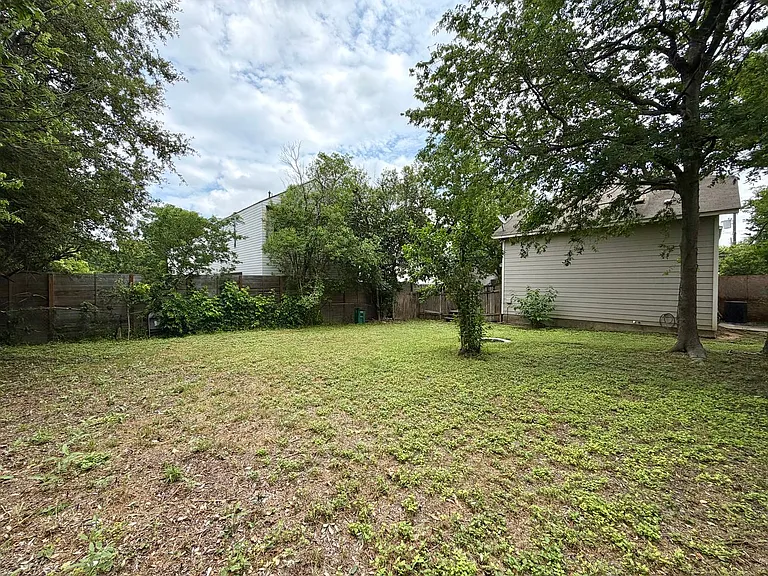 7002 Bennett Ave — Photo 2