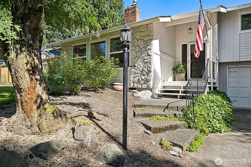 3rd image of 6221 81st Street E