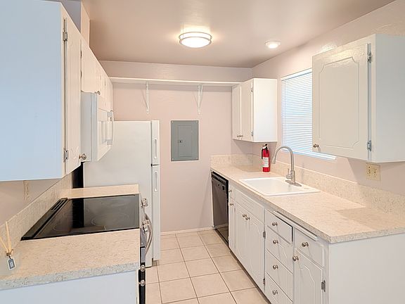 4th image of 8523 23rd Ave NE APT 1