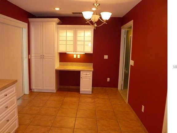 4th image of 1818 Park Ct