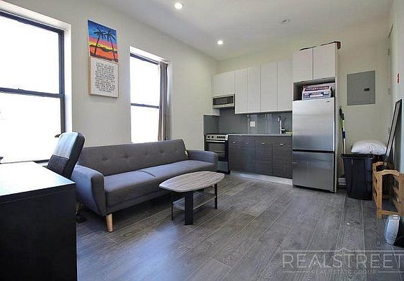 2nd image of 358 Kosciusko St #4