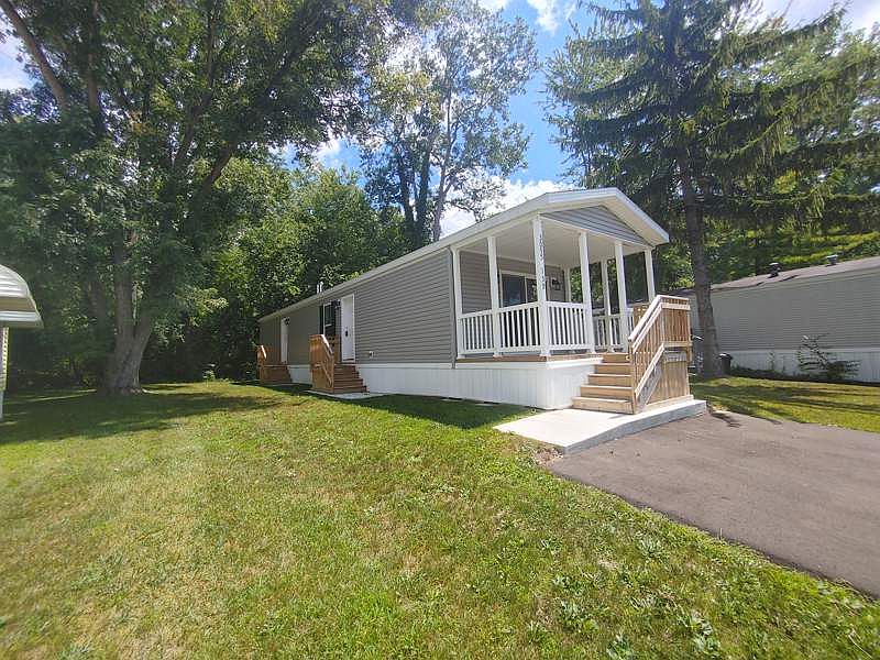 1st image of 3055 Hillanlake Dr #139