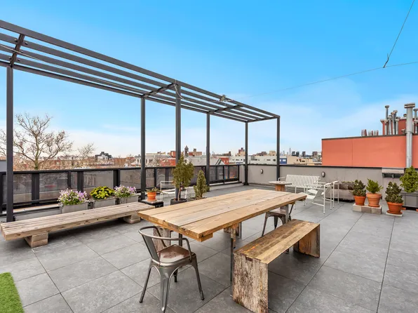 267 Evergreen Avenue 2A image 1 of 13