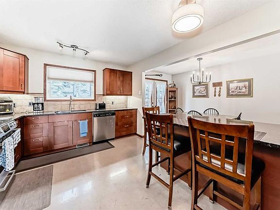 4th image of 104 S Kodiak Rd