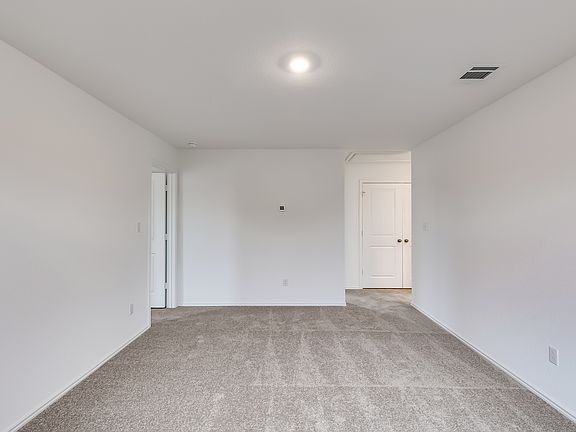 5th image of 419 Bass Dr