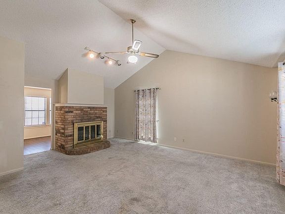 3rd image of 262 Pinyon Ln