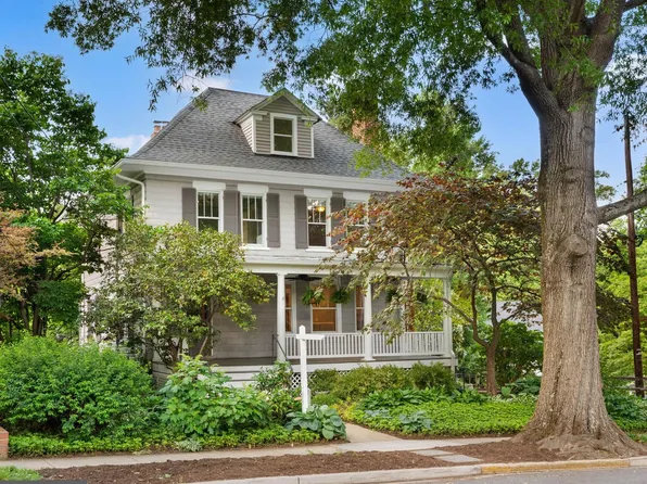3419 Raymond St, Chevy Chase, MD 20815