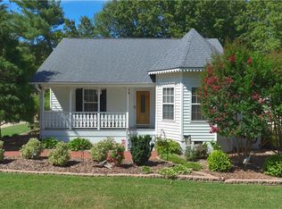 2206 Victoria Village Ln, Winston Salem, NC 27107