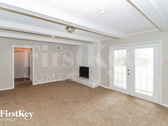 3rd image of 2801 Emerald St
