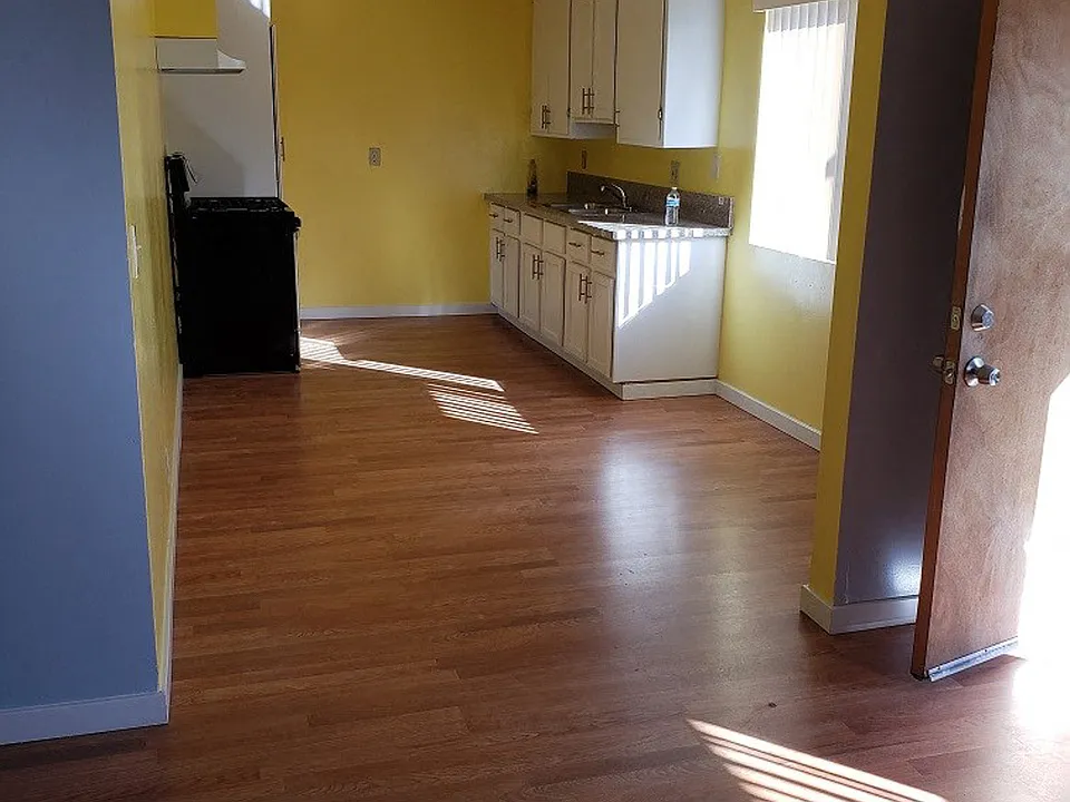 8121-8135 4th St