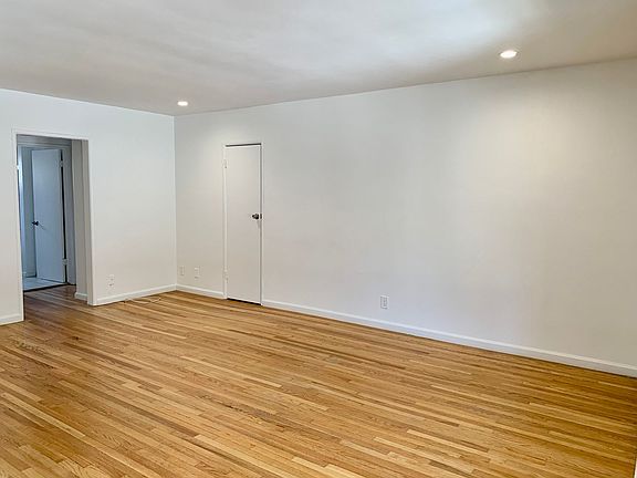3rd image of 3345 Mentone Ave APT 6