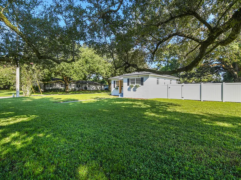 2201 Hand Blvd — Photo 18