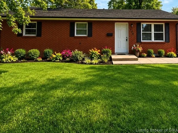 220 E Madison Street, Scottsburg, IN 47170