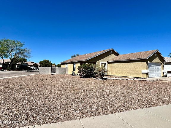 3rd image of 6076 S Galiuro Dr