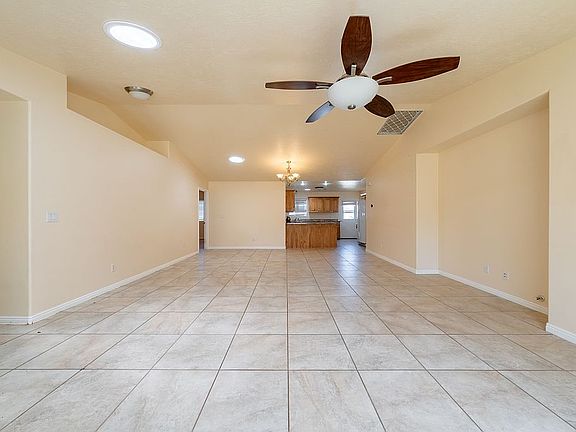 5th image of 275 N 200 W #10
