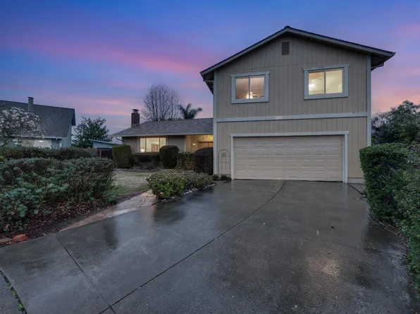 812 Saint Louis Court, Petaluma, CA 94954