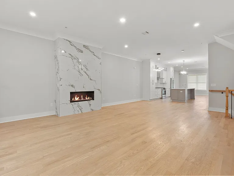 105 Brandon Ct — Photo 18