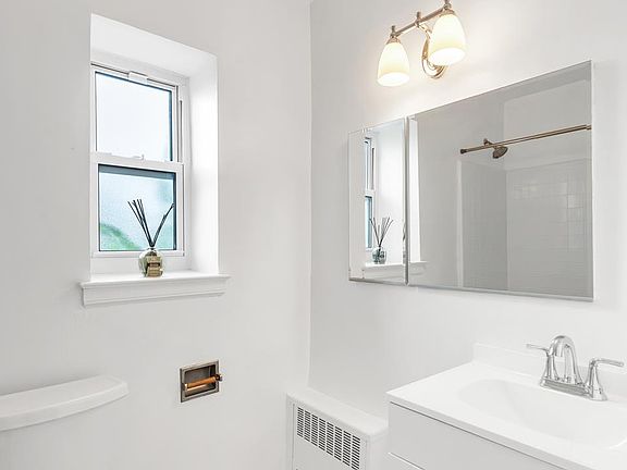 5th image of 10102 Avenue L