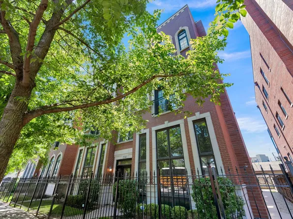 3240 N California Ave Unit 2S, Chicago, IL 60618