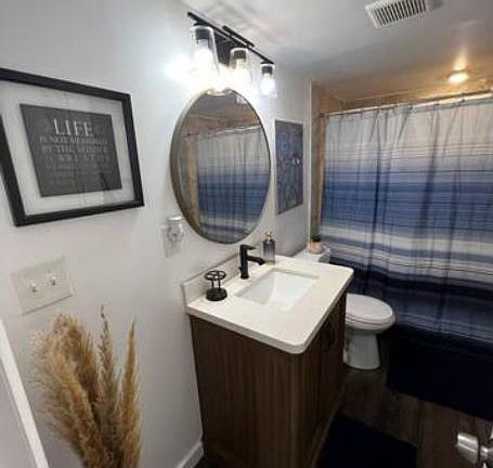 4th image of 682 13th Ave NW Unit 2