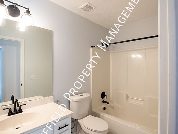 4th image of 3008 Thornberry Cir