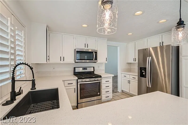 3 bed, 3.0 bath, 1950 sqft, $2,495 — Photo 3
