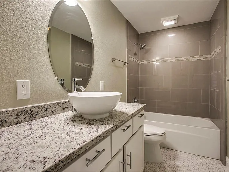 4035 Holland Ave #1 — Photo 11