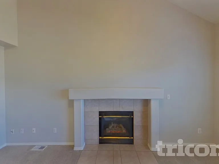 656 Golden Eagle Dr — Photo 2