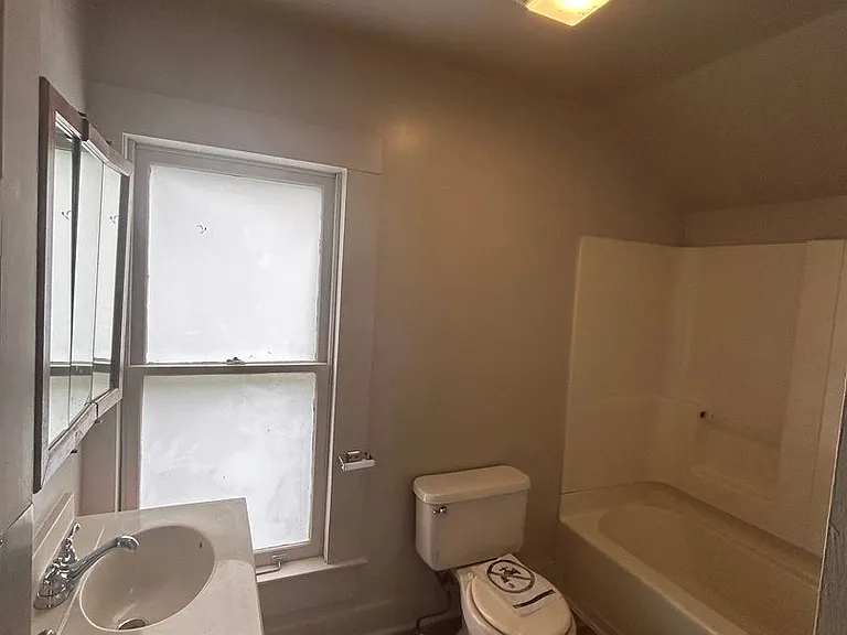 1815 Bayer Ave — Photo 10