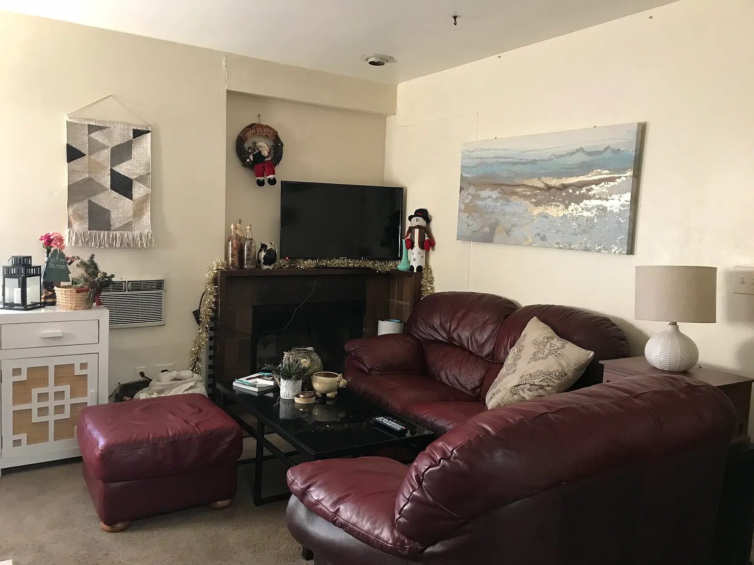 3 bed, 900 sqft, $3,555 — Photo 2