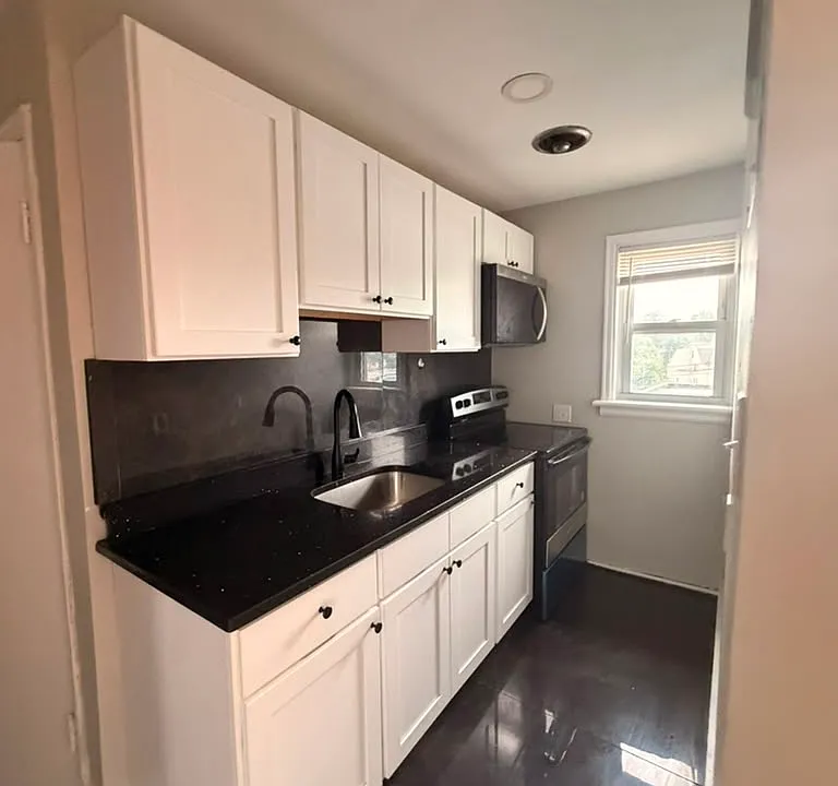26 Golden Hill St #6B