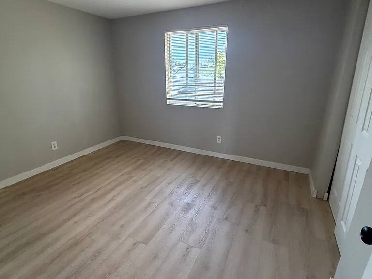 3335 Benton St #8 — Photo 13