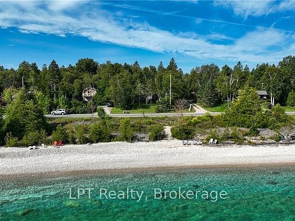 2nd image of 303 Isthmus Bay Rd