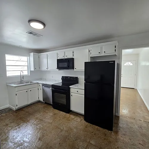 701 McLain St #B Photo 1