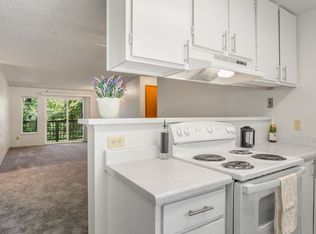 121 S 174th St #F304, Seattle, WA 98148