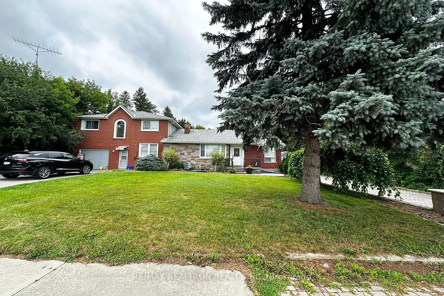 4 bed, $3,750 — Photo 1