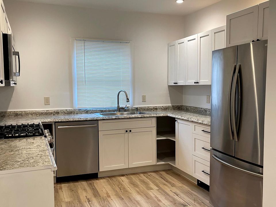 1st image of 41 Lincoln Ave #2