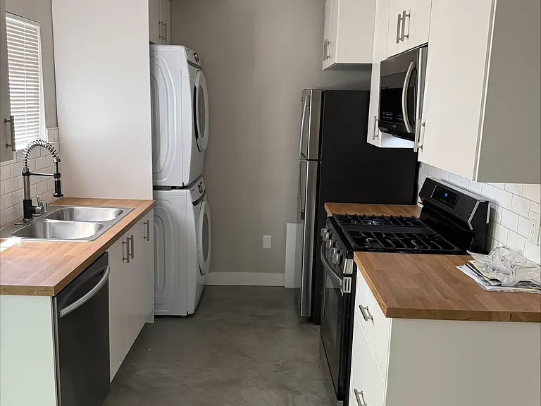 2204 Downar Way #2204 — Photo 3