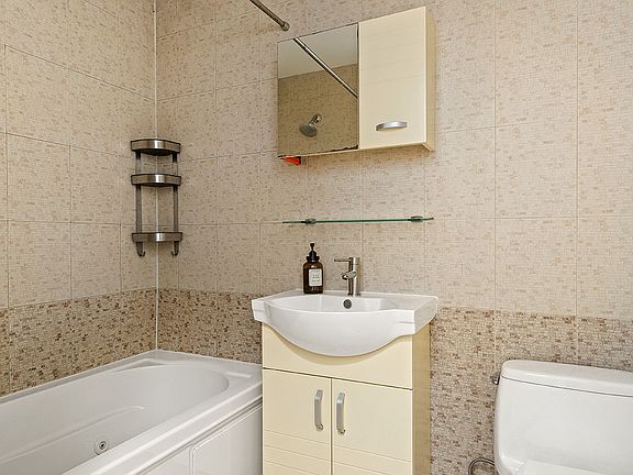 5th image of 224 16th St #1