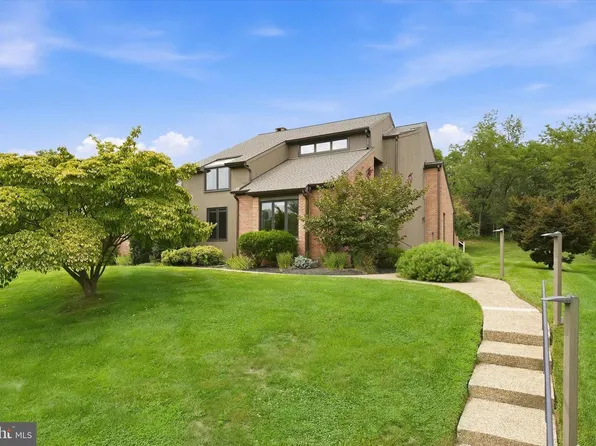 24 Downs Dr, Wilmington, DE 19807