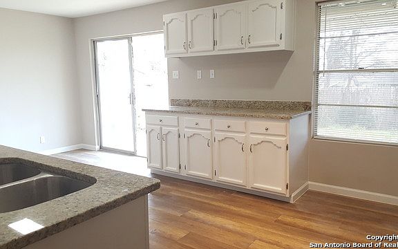 3rd image of 626 Dodic St