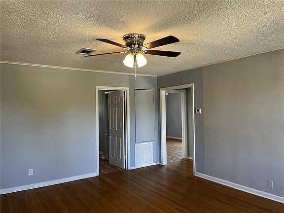 4th image of 1020 Brockenbraugh Ct APT D