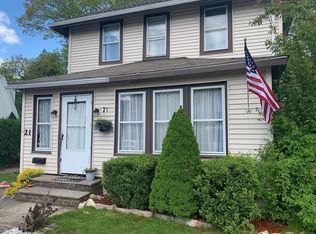 21 Roosevelt Rd, Weymouth, MA 02188