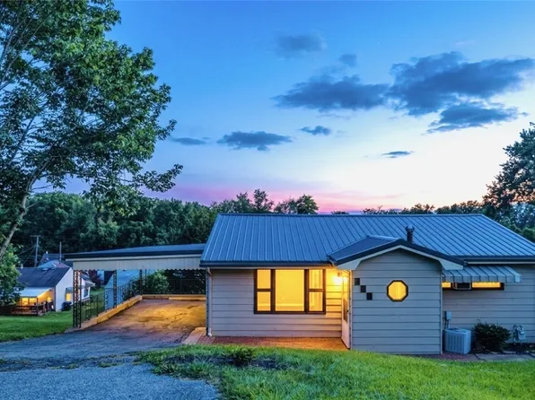 901 Skyline Dr, Ellwood City, PA 16117