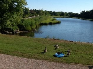 42 Thomas Rd, Groton, CT 06340