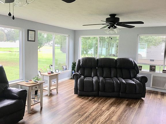3rd image of 61 Anita Ave