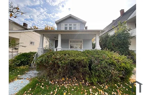 14308 Kingsford Ave photo 1