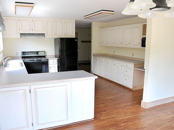 Kitchen, main floor